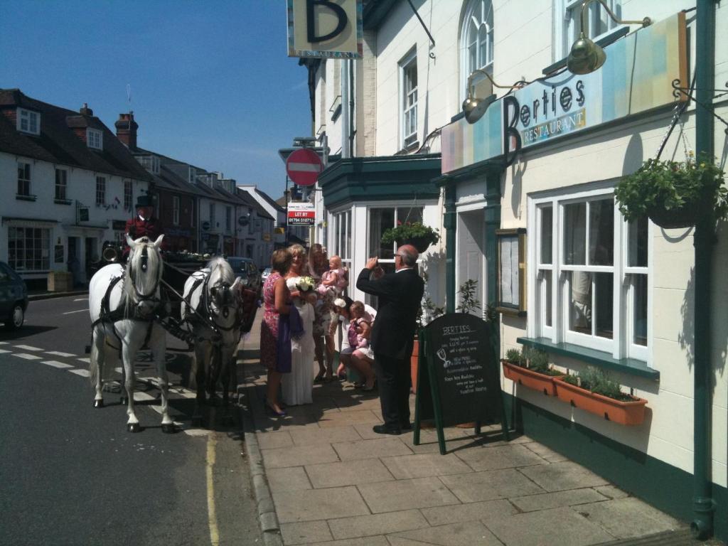 Hotel Berties Romsey Exterior foto